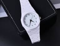 Minimalist White Analog Watch – Stylish Lightweight Fashion Wristwatch for Men & Women