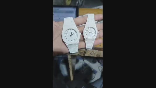 Minimalist White Analog Watch – Stylish Lightweight Fashion Wristwatch for Men & Women